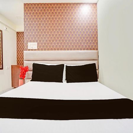 Hotel O S. G. Highway Formerly I Land Park Ahmedabad Eksteriør bilde