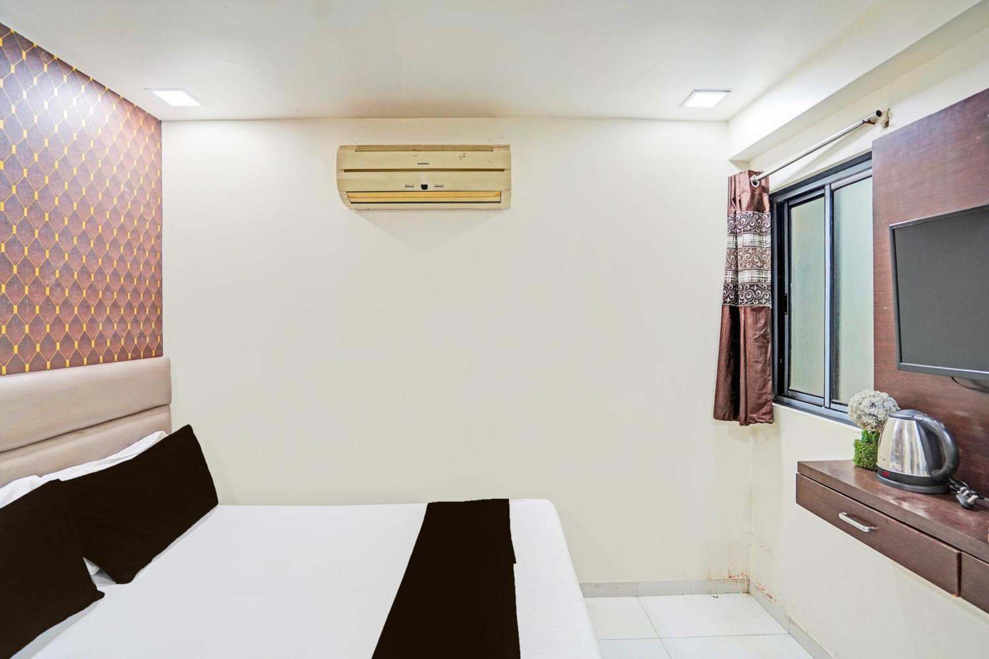 Hotel O S. G. Highway Formerly I Land Park Ahmedabad Eksteriør bilde