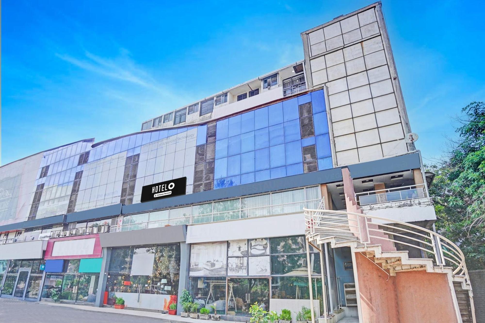 Hotel O S. G. Highway Formerly I Land Park Ahmedabad Eksteriør bilde